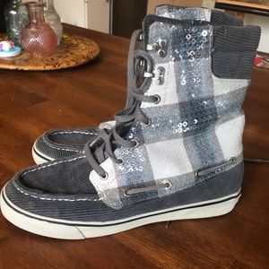 Sperry Size 8 Grey Sequin boots